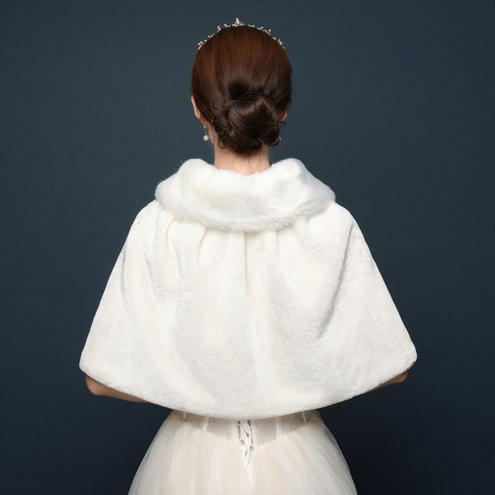 Estola blanca de invierno grue - Winter Clothing Essentials reseña y precio